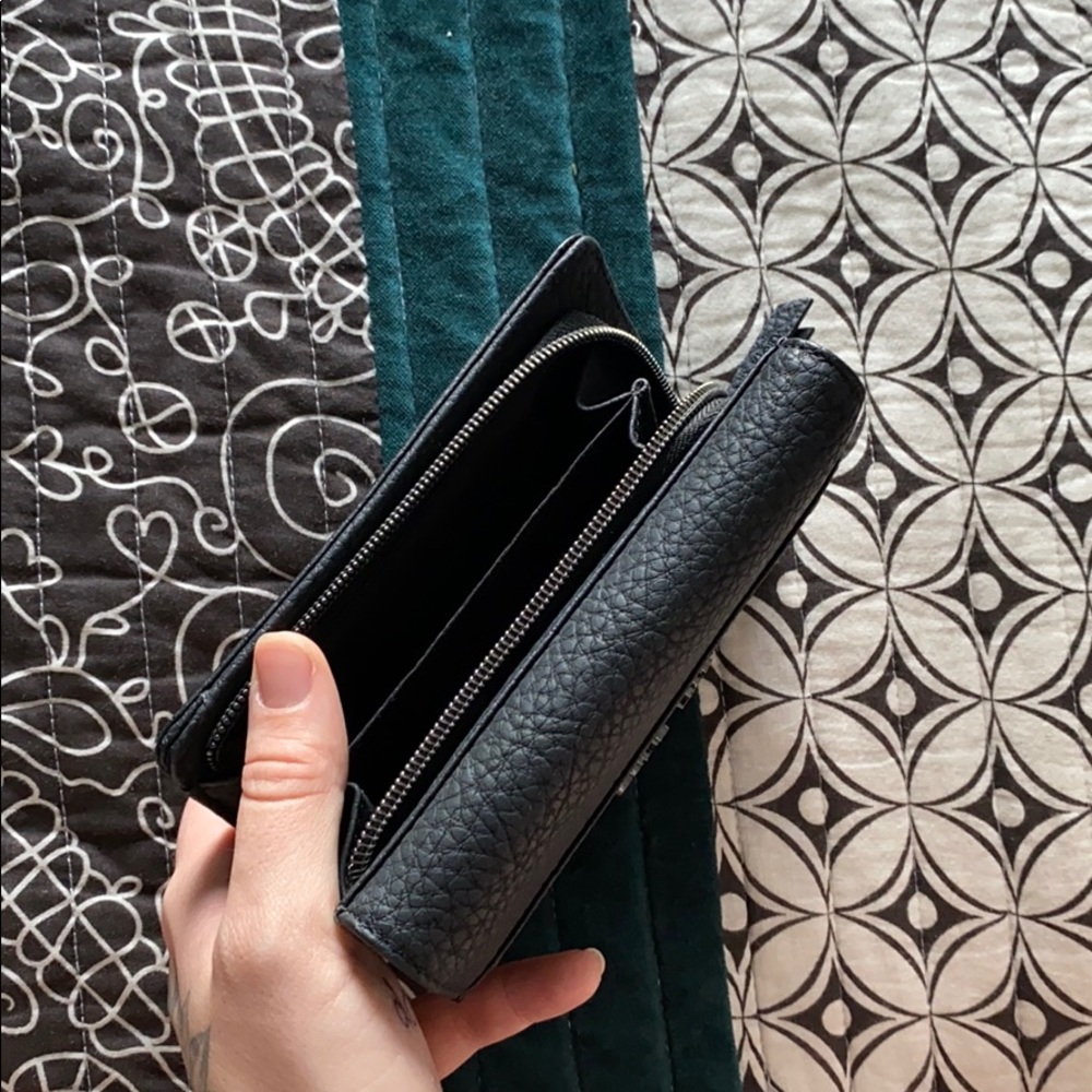 CK Wallet - Picture 3 of 3